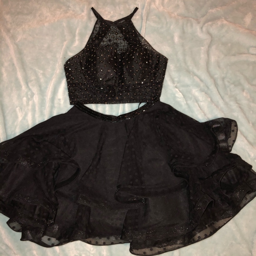 CLARISSE homecoming dress size 6. Only worn 1 time